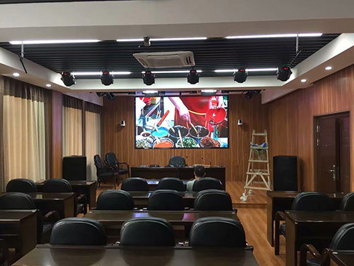 株洲教育局會議室P2.5全彩屏